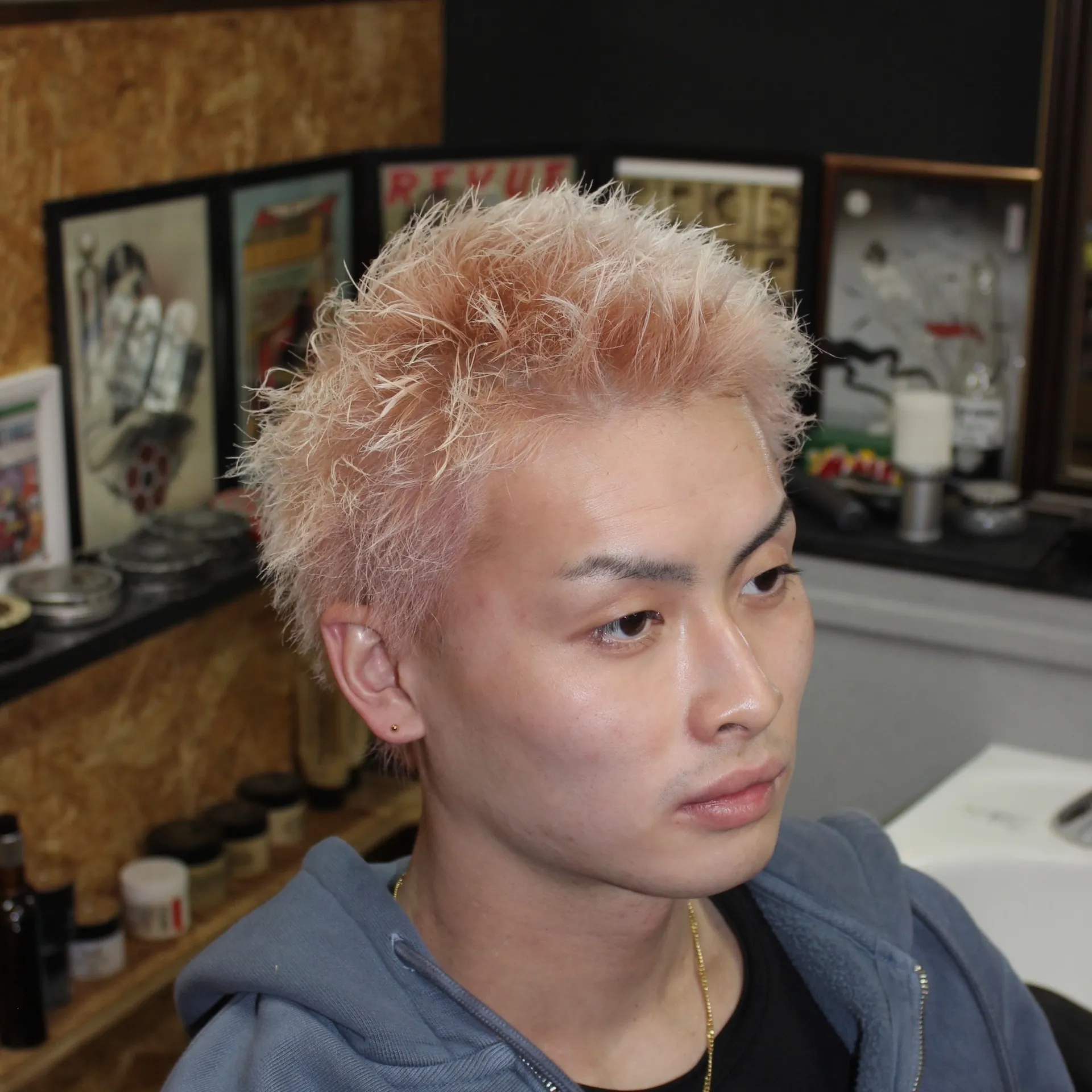 スパイキーショート×ホワイトピンク
